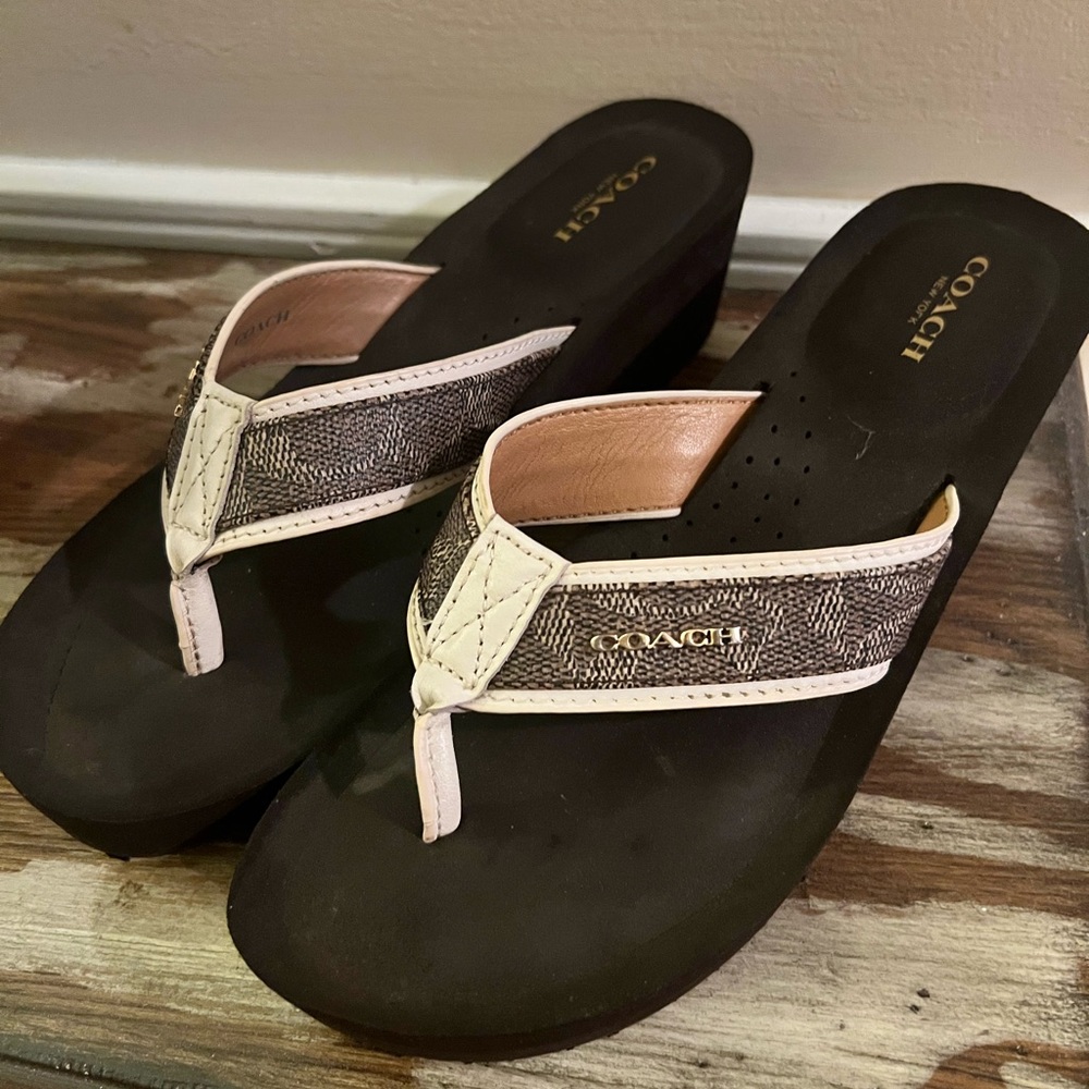 COACH Jolene Sandals Womens 8.5 B Platform Thongs Sandals Brown Wedge Heel